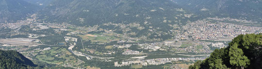 La Val d'Ossola, a destra Domodossola