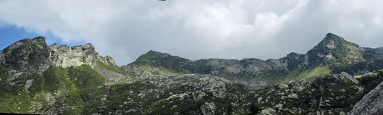 A destra Cimone di Cortechiuso