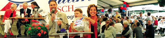 Landjuwel-Sommerfest mit 2000 Kunden. Mit Berlins Verbraucherschutztsenatorin Frau Knake-Werner und dem Köpenicker Bürgermeister Klaus Ulbricht. Foto:L Helga Karl