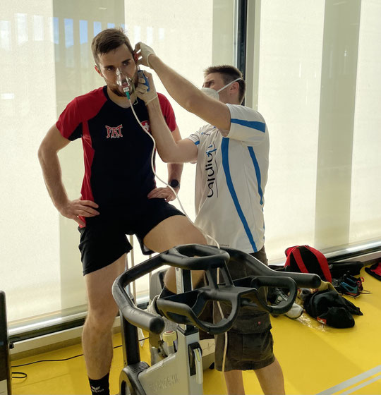 Laktatmessung durch Christian Wirz bei der Unihockey Nationalmannschaft