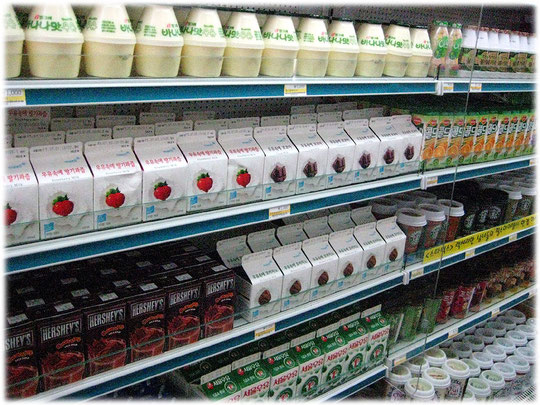 Picture about milk drinks at a Seoul convenience store. Bilder von Milch Drinks und Getränken in einem Kiosk oder Imbiss in Seoul.