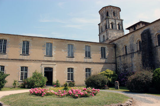 Abbaye de Vertheuil (médoc)