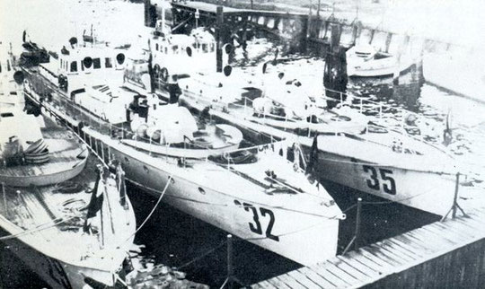 LM-Boote des "Sperrverband Ostsee" an der Pier - Foto: Archiv Förderverein