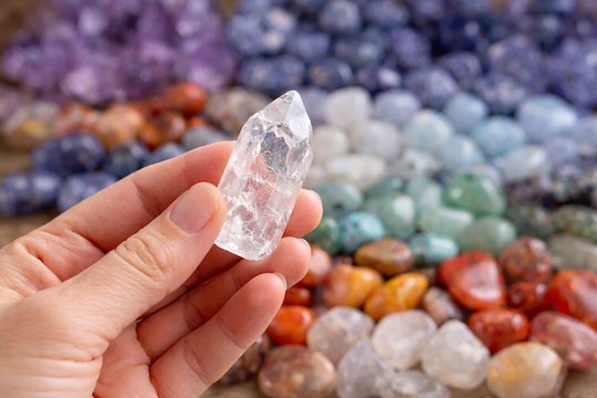 Lexique des pierres naturelles par problématique en lithothérapie