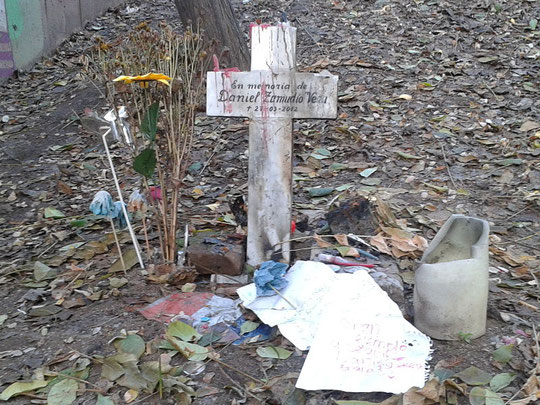 Mémorial à l'endroit où fut retrouvé Daniel Zamudio dans le Parc San Borja.