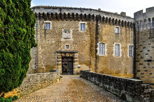 Bild: Château Suze-la-Rousse in Suze-la-Rousse, Drôme