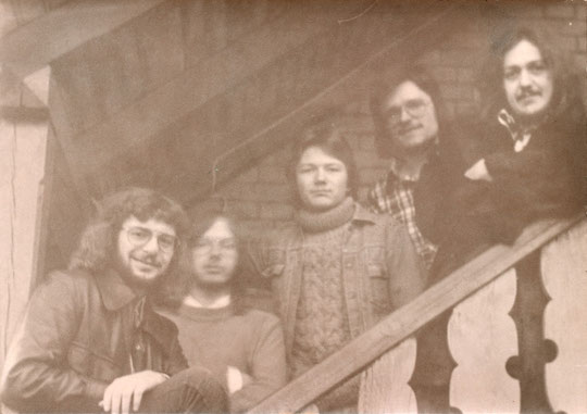 v.l.n.r.: Muff Burkart (b), Niko Lohmüller (key, flute), Bernd Klarwasser (dr), Markus Müller (g), Harry Rothe (g)