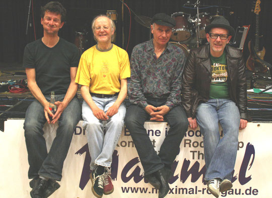 The Fratermen 2012, v.l.n.r.: Thomas Langer (g), Evert Fraterman (dr), Uwe Gaasch (voc, harp, perc), Norbert Schoepa (b) (Foto: Klaus Faust)