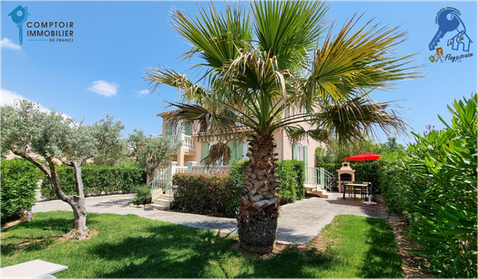 Cliquez sur la rubrique à droite "Villas dans le Clos des Oliviers à Vidauban" pour avoir + de photos. Vous pourrez découvrir alors un dossier de présentation complet et détaillé.