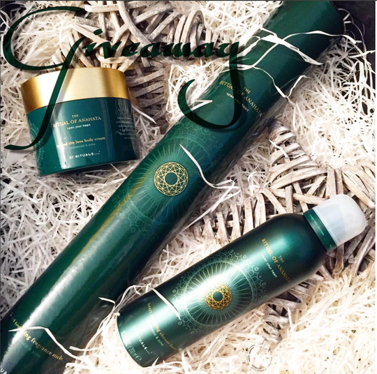 Auf meinem Instagram-Profil (valichouchou) könnt ihr dieses wundervolle Set von Rituals Cosmetics "Ritual of Anahata" gewinnen. Es duftet nach Mr. Grey, einfach unisex und dezenter. Zur Info. ;-)