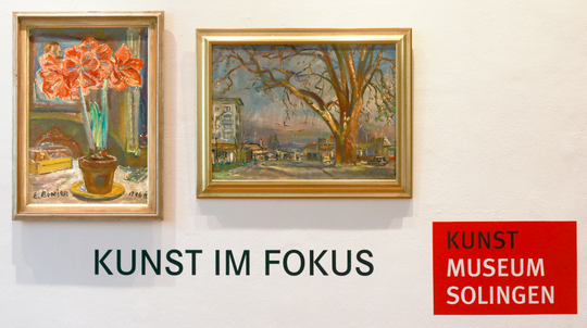 Die Gemälde „Platane in Basel“ und „Amaryllis“ – beide von Erwin Bowien – im Foyer des Kunstmuseums Solingen, Foto: Daniela Tobias