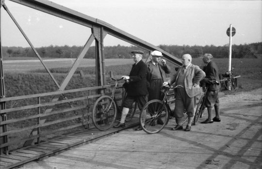 Lehrerkollegium - Fahrradausflug nach Herbern um 1940