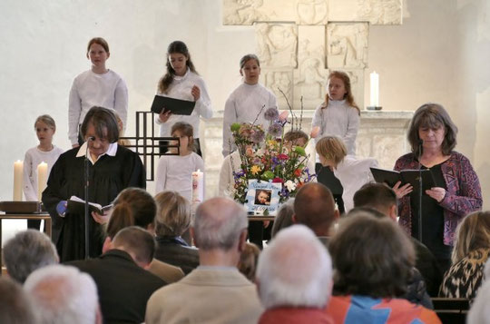Taufgottesdienst mit Chor in der Stiftskirche