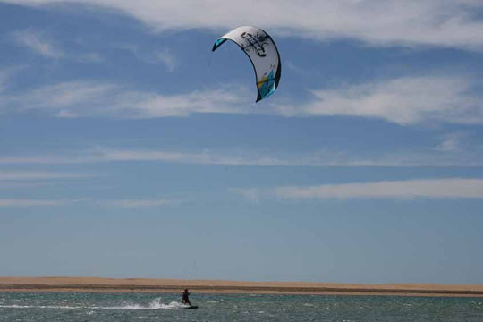 Kitesurfen auf eine wundervollen Lagune