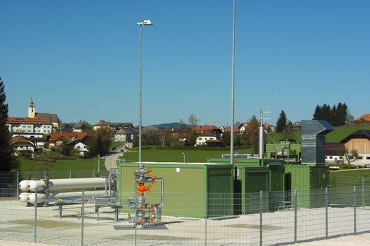 Sondenkopf der Tiefen Erdwärmesonde Mühlleiten ML-002 der RAG Austria AG im Gemeindegebiet von Neukirchen a.d. Vöckla