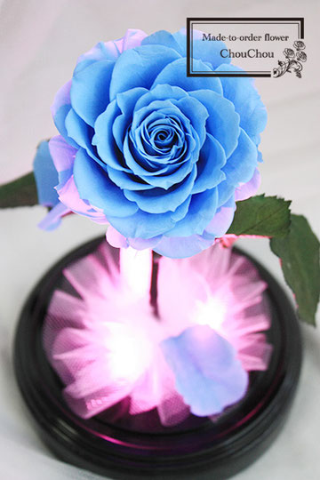 誕生日　フラワーギフト　ブルーローズ  　一輪のバラ　LED 光る　ガラスドーム  刻印　オーダーフラワー  シュシュ　chouchou