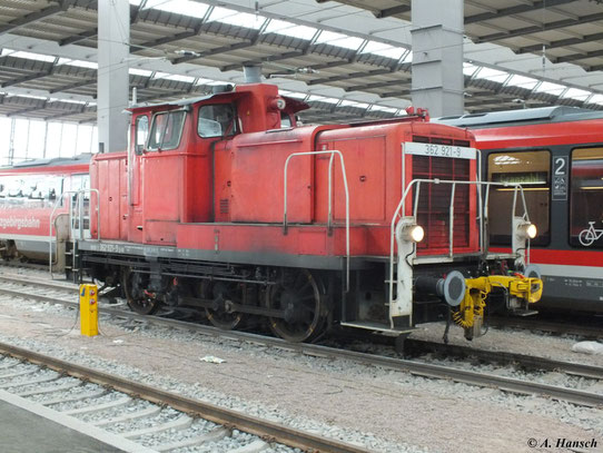 Am 7. April 2012 steht 362 921-9 in Chemnitz Hbf.