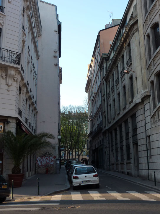 Rue Hippolyte-Frandrin. C'est dans ce secteur que se trouvait le théâtre de Jean Neyron. (photo : Denis Lang)