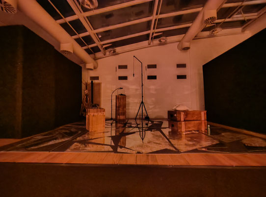 Bühnenraum und Bühnenbild von Ruth Pulgram