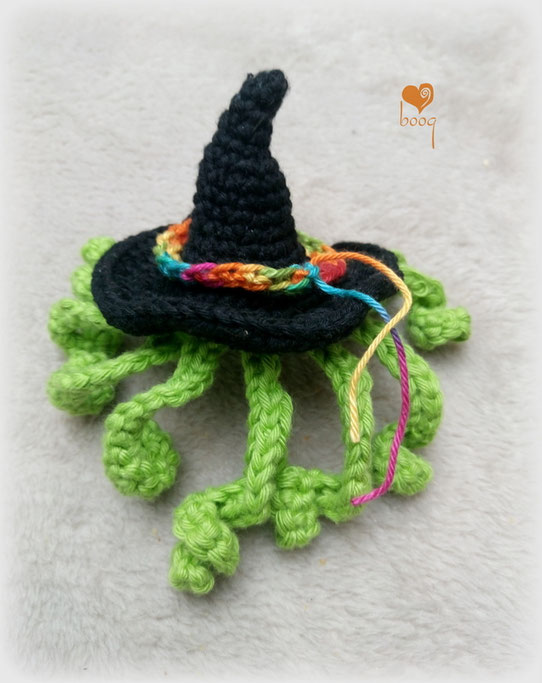 Witch hat and locks