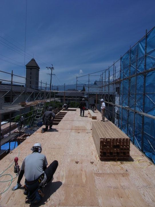 ベーカリーショップ　クロリ・BREAD＆LIFE　店舗併用住宅　松本市　新築工事　長野県松本市の建築家　建築設計事務所　建て方　現場監理