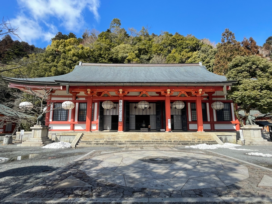 鞍馬寺☆彡前庭の石畳（金剛床(こんごうしょう)）の中心はパワースポットとされています♡