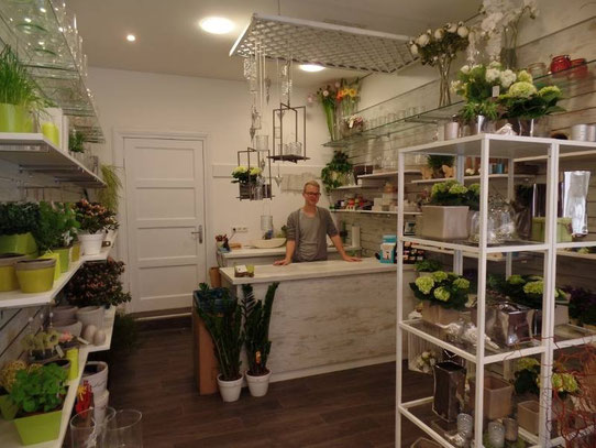 Der neue Blumenladen "Blumenmeer" mit Jens Juniel.
