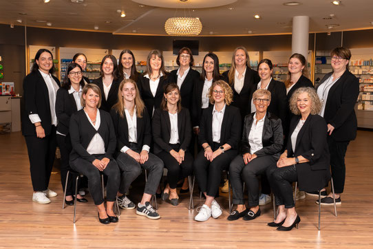 Ameisen Apotheke Flawil - Ihre erste Adresse für Gesundheit. Das Team bestehende aus Fachpersonen Apotheke und Apothekerinnen begrüsst sie. 