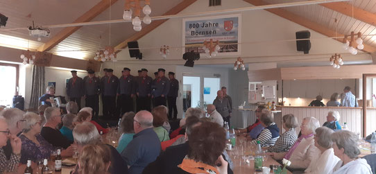 De Fleetenkieker in der Börnsener Waldschule