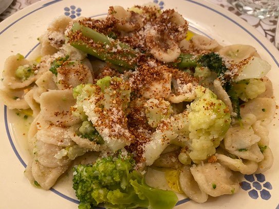 Zum Abendessen gab es dann als Trost wunderbares Orecchiette con Cime di Rape als Trost! 