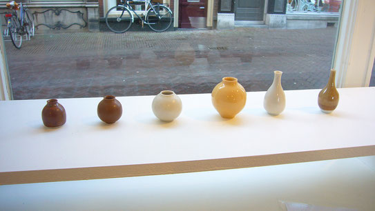 Miniature pot #14(sold), #4(sold), #5(sold), #18(sold), #11(sold), #10(sold) (left to right)/ Porcelain or stoneware, original glaze , (+/-) H:4x ø3.5cm