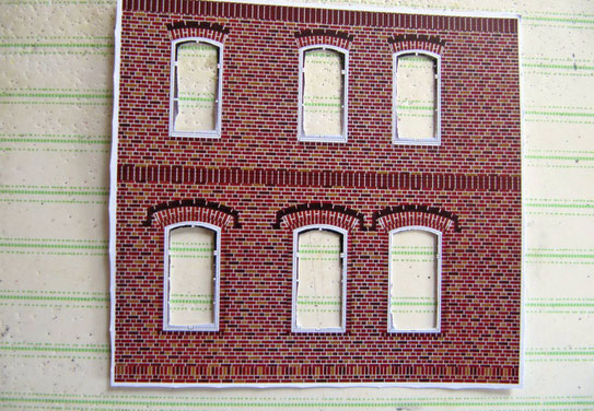 (c) W. Fehse - Dann werden alle Fensterdurchbrüche grob ausgeschnitten.