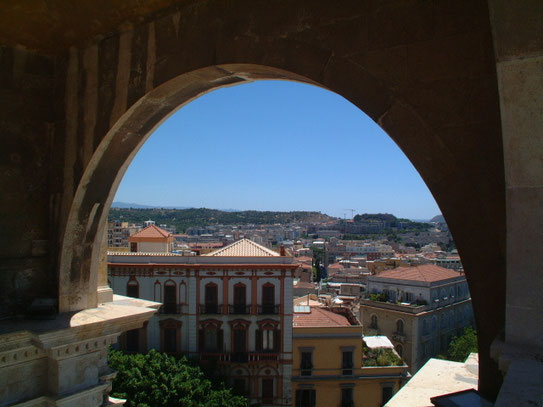 Vanaf de promenade op het Bastione San Remy heb je een heel mooi uitzicht over de hoofdstad van Sardinië.