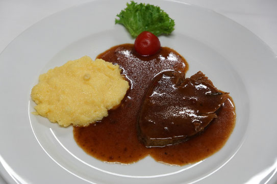 Brasato al Barolo con Polenta Valsugana