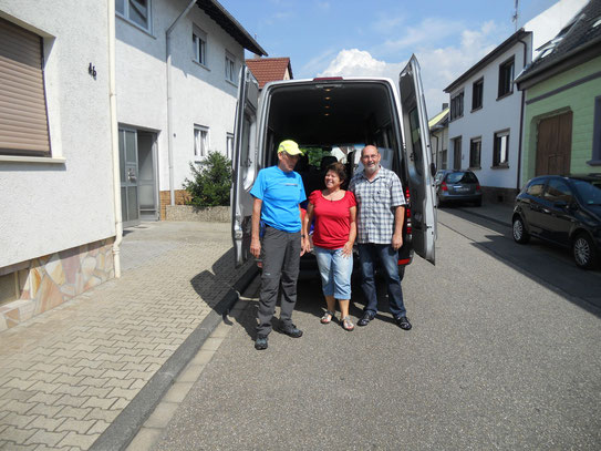 Die Räder sind im Wagen vom Bernfied Rolli untergebracht jetzt gehts gleich los zum Flughafen nach Karlsruhe/Baden  
