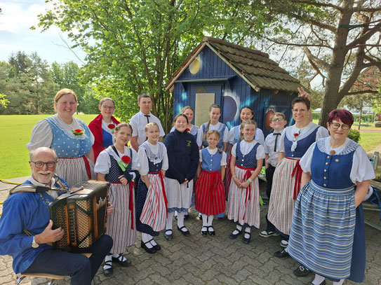 Chörli zwischen zwei Auftritten am 7. Juni 2026
