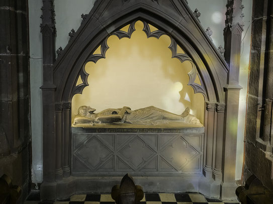 Bild: Monumentales Heiliges Grab aus dem 14. Jahrhundert in der Église Notre-Dame-de-la-Nativité de Saverne