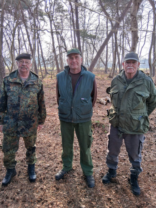 Sir Erich B. Ries, KCR bei einer militärischen Übung der Reservistenkameradschaft Bad Zwischenahn mit Kameraden