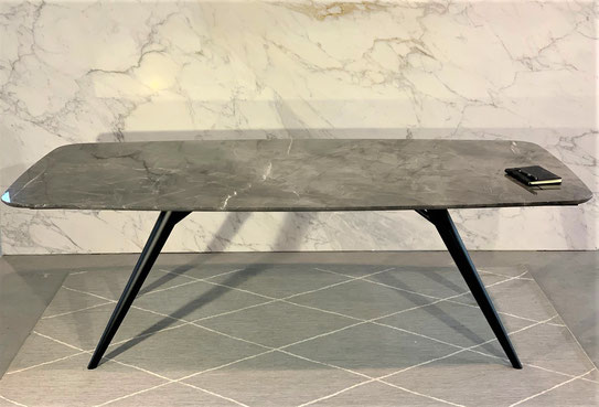 marble-luxury-table