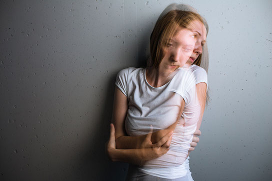 Jugendliches Mädchen mit einer seelischen Erkrankung