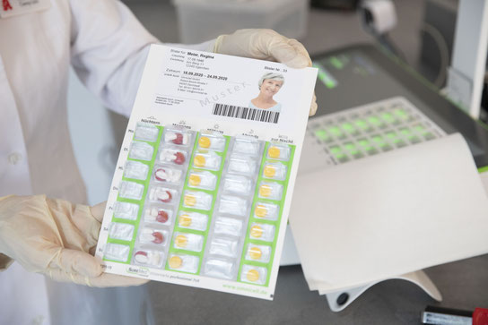 Patientenindividuelle Verblisterung von Medikamenten in der Cronen Apotheke Coesfeld