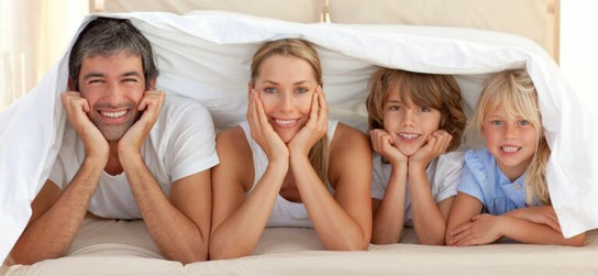 famille sous une couette