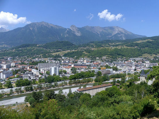 Albertville depuis le belvédère de la cité médiévale de Conflans en été (source: Florian Pépellin)