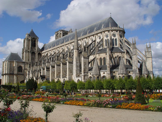 Cathédrale de Bourges vue depuis les jardins de l'Archevêché (source: Renaud MAVRÉ)