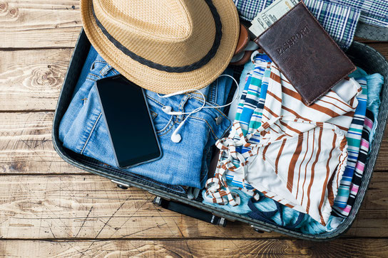 Für die Reise auch ausreichend Notfall- und Dauermedikamente einpacken!