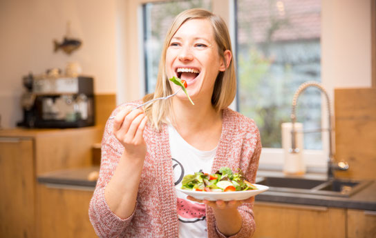 Gesundes lecker anrichten und bereithalten, bevor der große Hunger kommt.  Foto: djd/LaVita