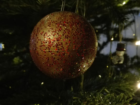 Kraftquelle, Auszeit im Paradies, Wochenglück, Wochenlieblinge, Advent ohne Stress, entspannter Advent, Wintermagie, Ruckzuck-Kugeln, Dekoration für den Weihnachtsbaum, Deko schnell und günstig,