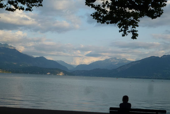 Le Lac d'Annecy au coucher du soleil  (74)