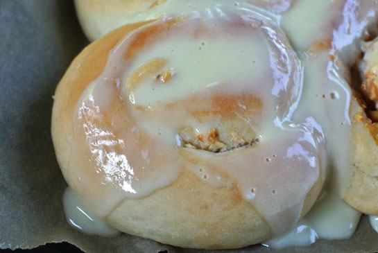 Cinnemonrolls mit Frischkäse - Süßer Hefeteig ohne Ei
