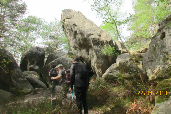 AATENTION, passage délicat dans les rochers